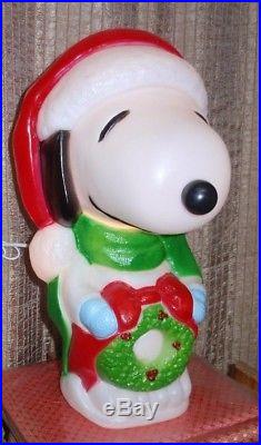 VTG Peanuts Snoopy Santa’s Best Christmas Lighted Wreath Blow Mold Yard Decor