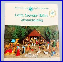 Weihnachtskrippe mit 13 Holzfiguren + Stall, Lotte Sievers-Hahn, handgeschnitzt