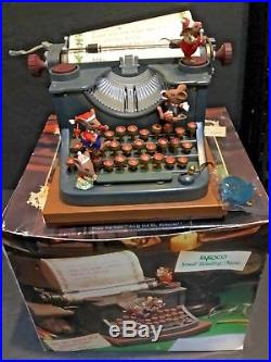 Wow! Christmas Mice Moving Typewriter Jolly Old St Nicholas Music Box